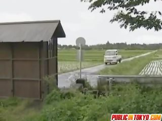 Japanska momen jag skulle vilja knulla är körd på en truck