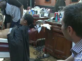 Little barbershop ng patutot a mag-ahit at a haircut two suso