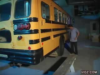 Bus mechanic scores neuken op jenna presley