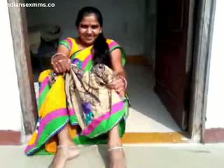 Desi aunty pička show a bj časť 1 všetko