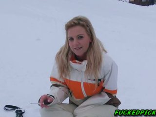 Шибане в на студ въздух на ски hills