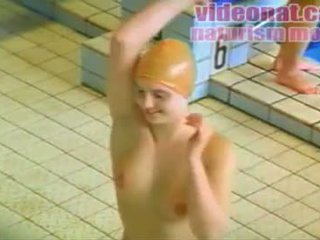 Nud sport inotand piscina - amator voieur