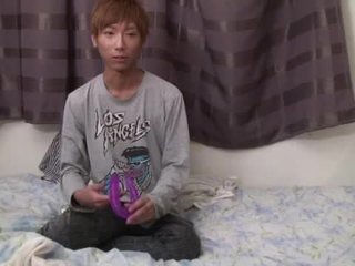 18 vit i vjetër japoneze homo screwed i vështirë nga fake penis