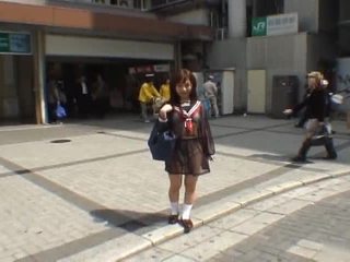 Mikan astonishing asijské školačka enjoys veřejné flashing