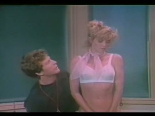 Ginger lynn bangs 該 教練