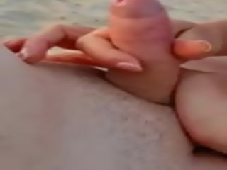 Onnellinen pieni mulkku jerked päällä the ranta, porno 89 | xhamster