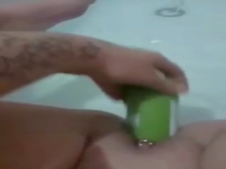 Bizzarro inserimento masturbare con aria freshener lattina | youporn