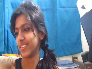 Non-nude hotteste indisk skole jente på webkamera - desibate*