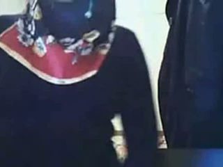 Video - hijab jente viser rumpe på webkamera