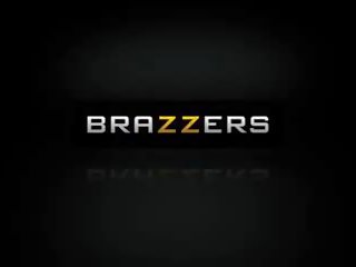 Brazzers - brazzers exxtra - soubrette à nourrir scène.